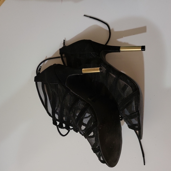 Shoes - Picture 3 of 4